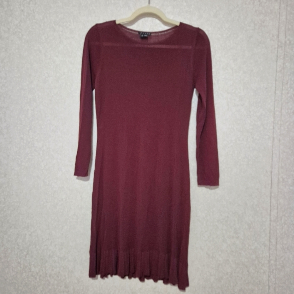 Theory Burgundy Knit Dress..SIZE:S